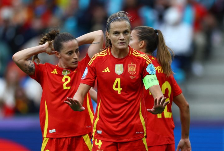 Irene pide calma... ¡Pero no!