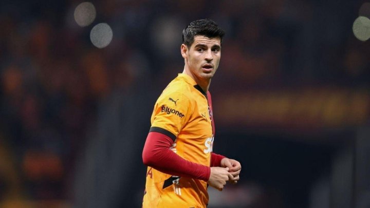 Morata, durante un calentamiento del Galatasaray.