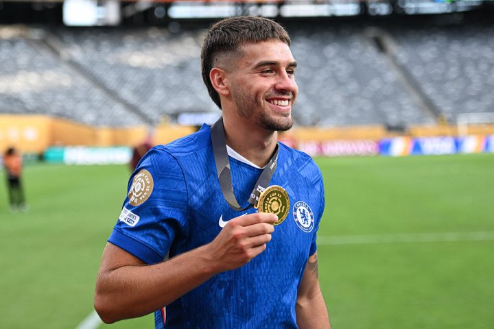 Marc Guiu, durante la celebración del Mundial de Clubes
