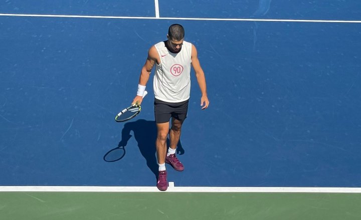Entrenamiento de Carlos Alcaraz antes de las semifinales