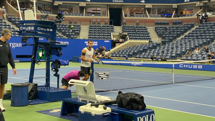 Carlos Alcaraz, calentando antes de la final del US Open