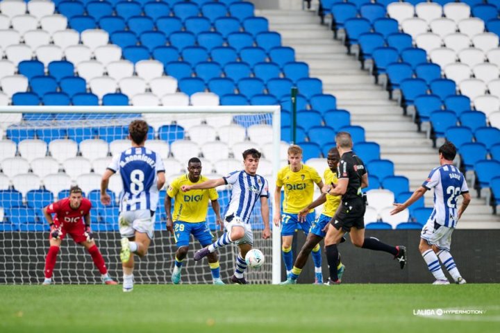 Minuto 57 | Triple cambio en el Cádiz
