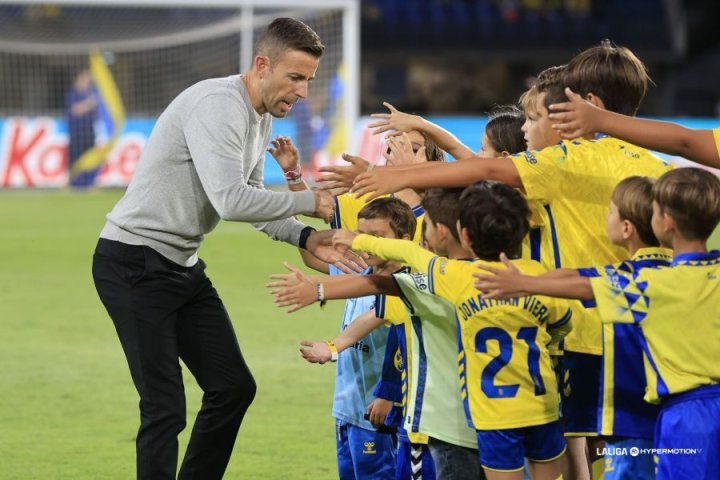 Minuto 32 | Fuera Arribas...