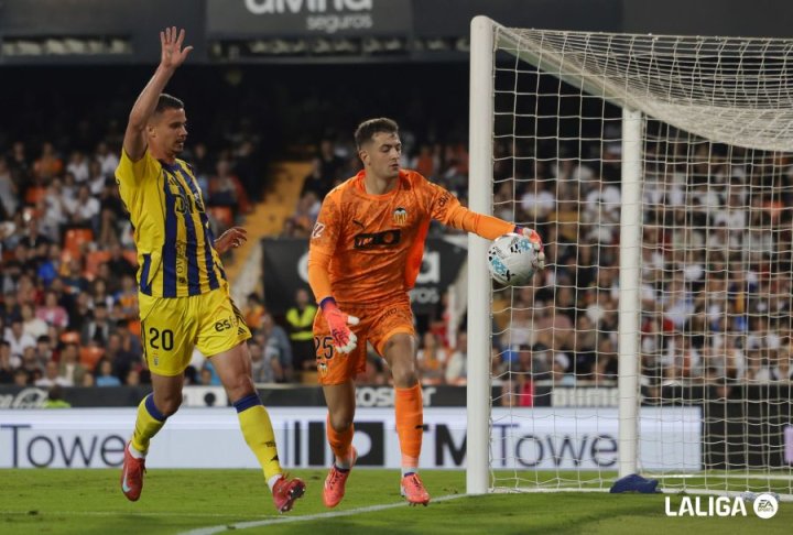 Minuto 75 | Ojo que se revisa algo...