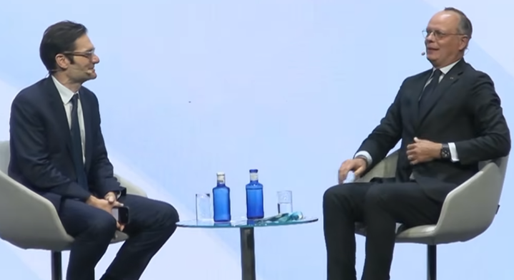 El presidente de PRISA, Joseph Oughourlian, y el exprimer ministro de Francia Édouard Philippe.