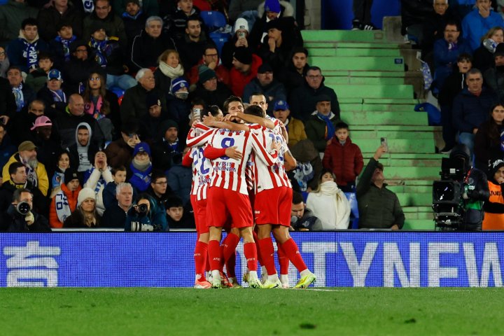 Los jugadores del Atleti celebran un gol