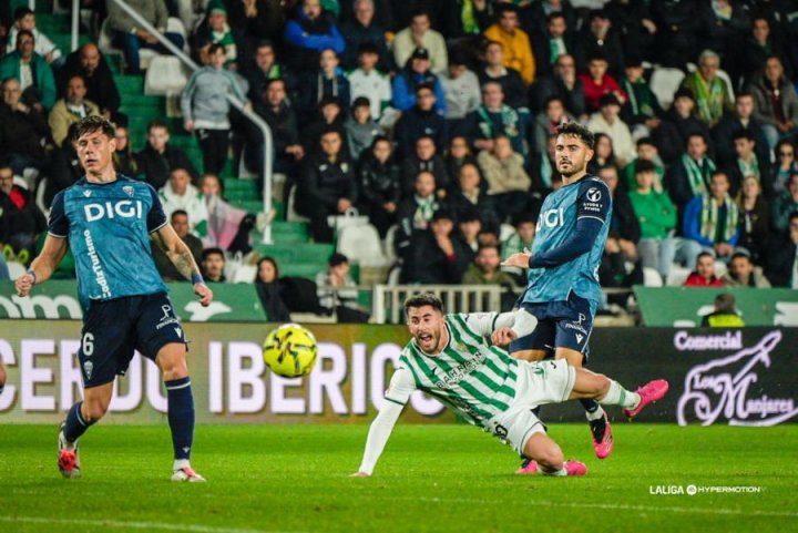 Minuto 79 | Se lleva la amarilla Brian Ocampo