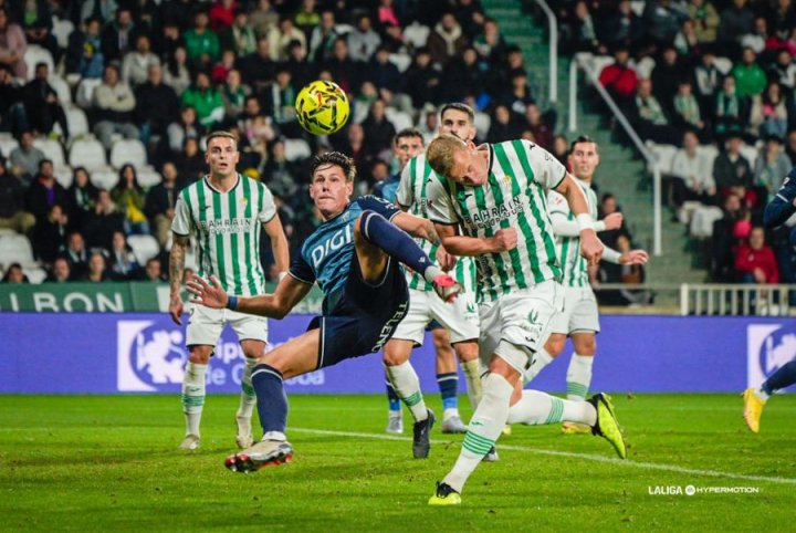 El colegiado añadirá un minuto más