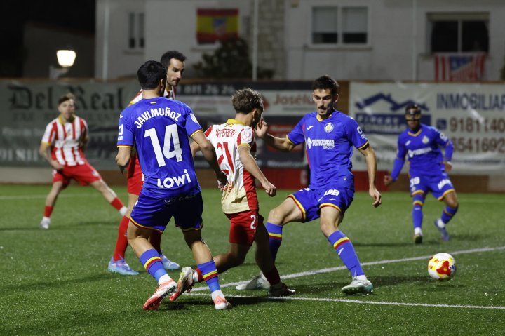 Minuto 94 | Tiesos los centrales del Naval