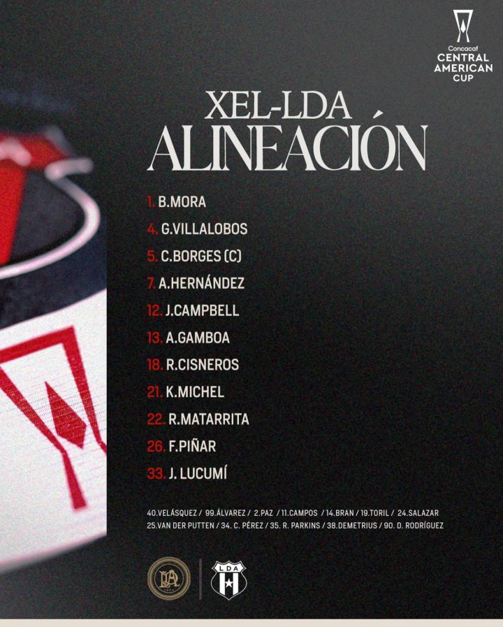 Así saltan al terreno de juego los de Alajualense