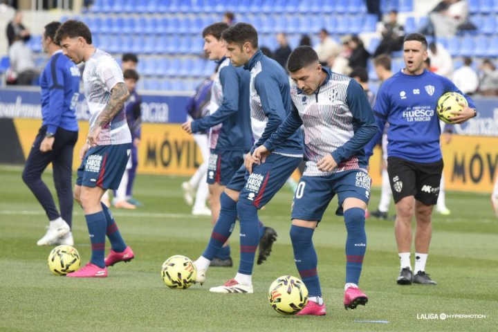 Minuto 4 | Intentó responder el Pucela...