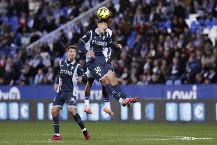 Triple cambio en el Córdoba