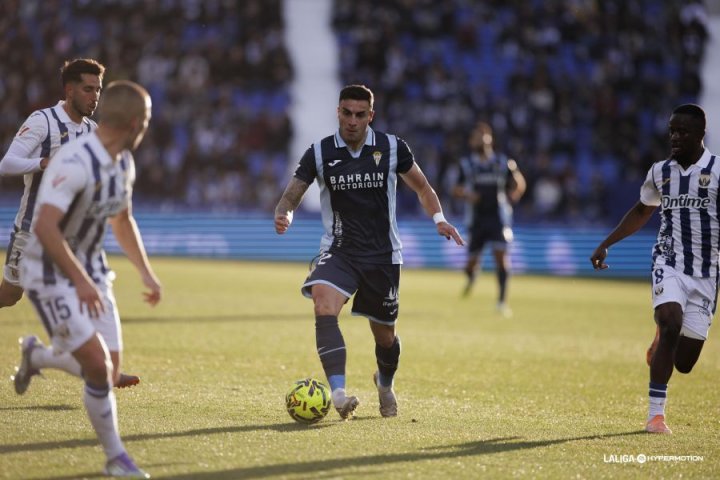 Minuto 50 | Carracedo, fuera...