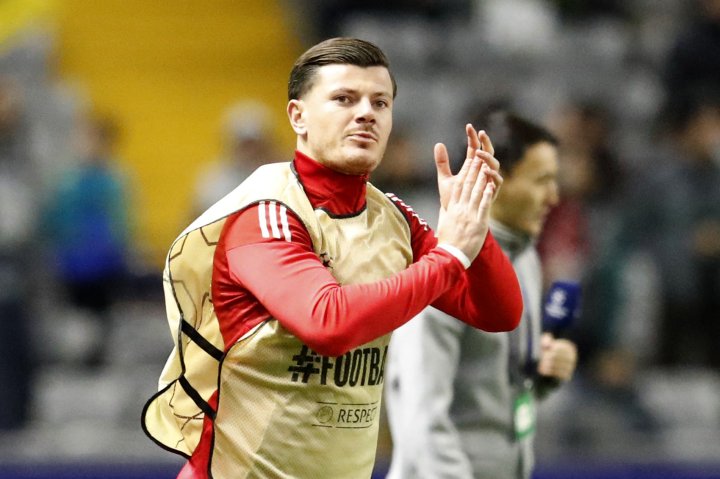 Minuto 14 | Se lleva la amarilla Hezze...