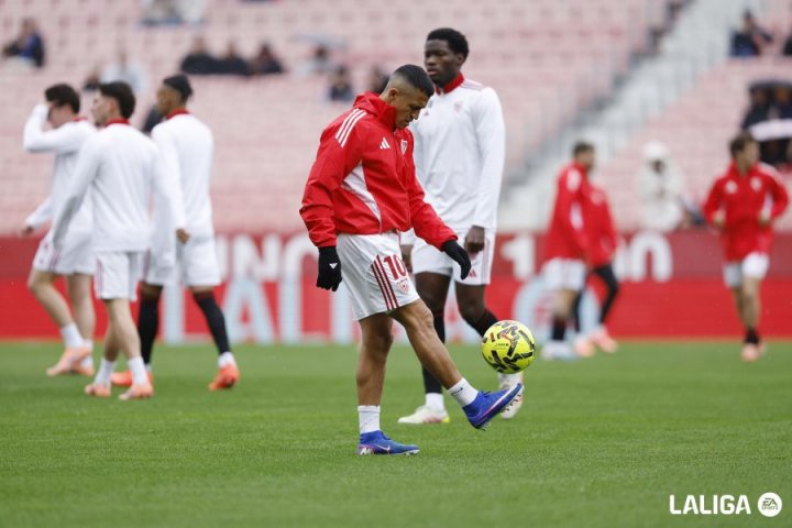 Ya entró la grada de animación sevillista