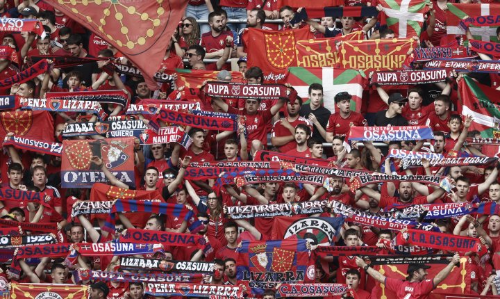 ¡Y SAAAAAAAALTAN LOS EQUIPOS AL TERRENO DE JUEGOOOOOOOO!