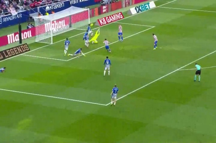 Una locura: la secuancia de imágenes de la cuádruple ocasión clara del Atlético