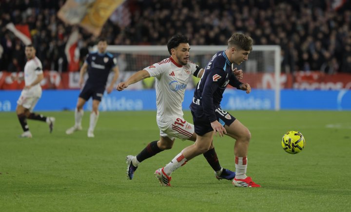 Minuto 61 | Se lleva la amarilla Gudelj