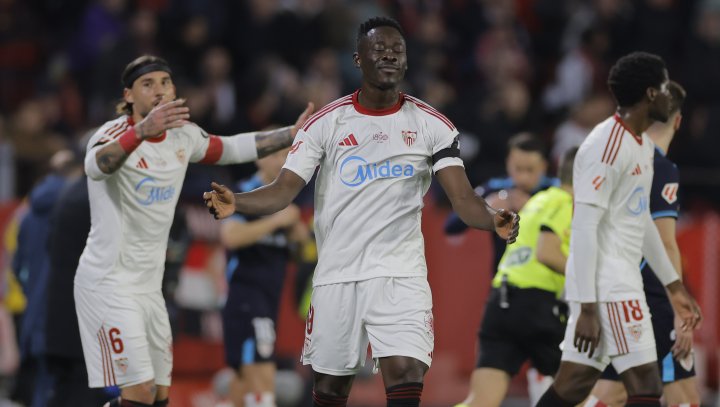 Minuto 55 | ¡PIDE MANO EL SEVILLA! ¡PUEDE HABER PENALTI!