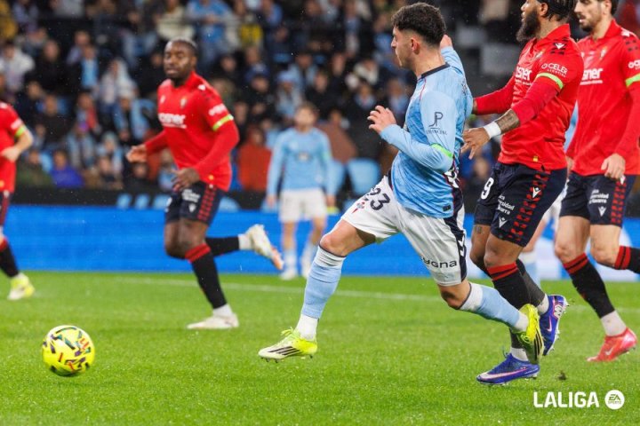 ¡Y HAY PENALTI FINALMENTE PARA EL CELTAAAAA! ¡AHORA SÍ, VA EL PANDAAAA!