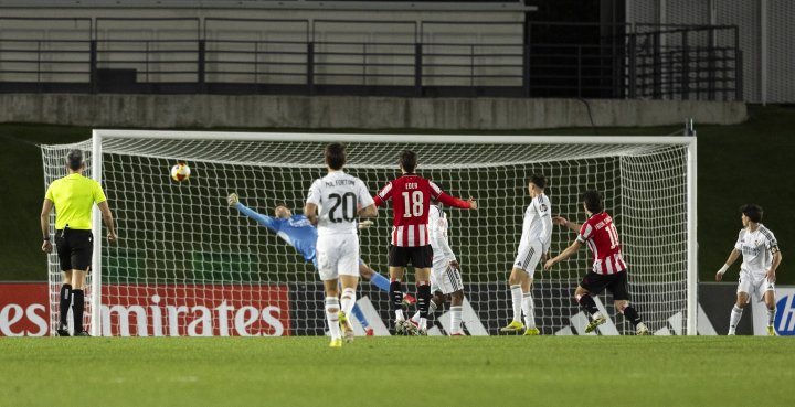 El gol de Ibon Sánchez que adelantó al Bilbao Athletic.