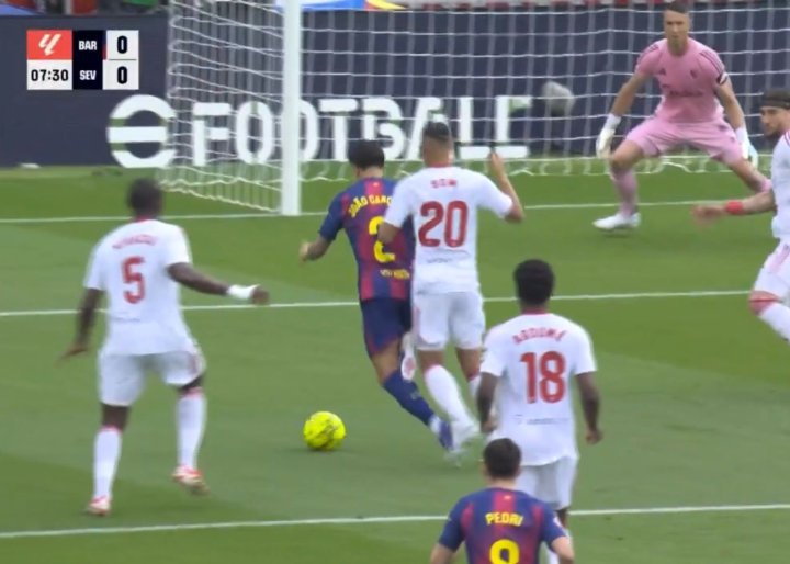 Así fue el penalti de Sow sobre Cancelo