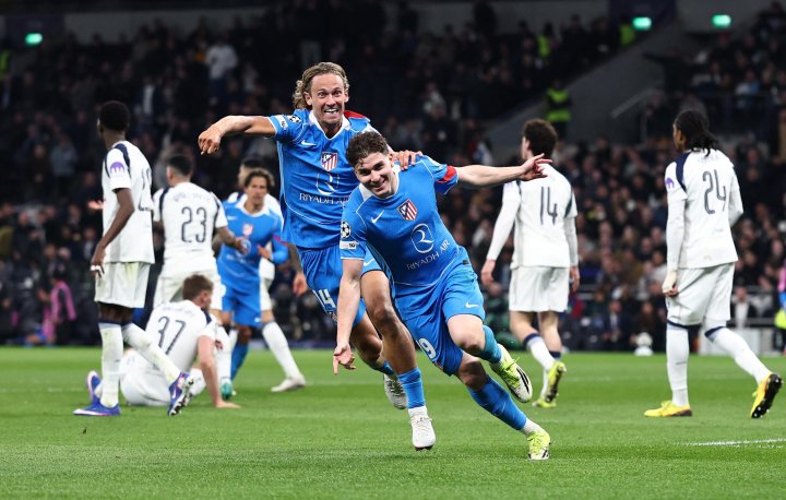 Julián Alvarez y Marcos Llorente