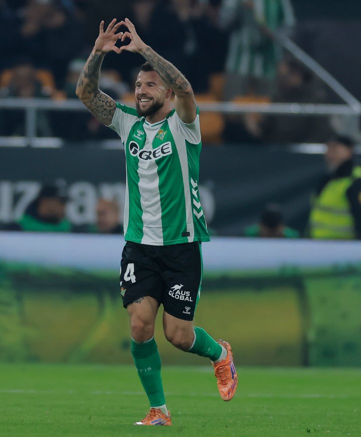 Ruibal celebra un gol