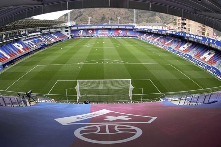 ¡SAAAAAAAALTAN LOS EQUIPOS AL TERRENO DE JUEGOOOOOOOO!