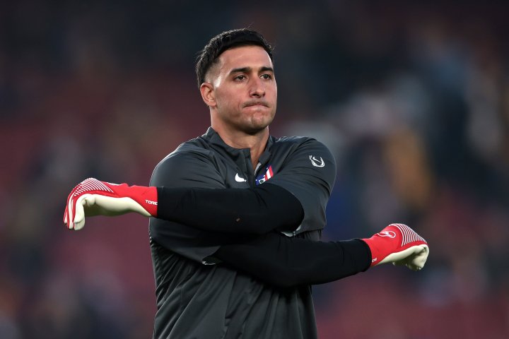 Musso antes del partido de ida de cuartos de Champions contra el Barcelona.