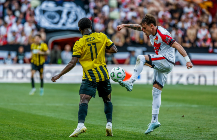 Minuto 61 | Se lleva la amarilla Varga