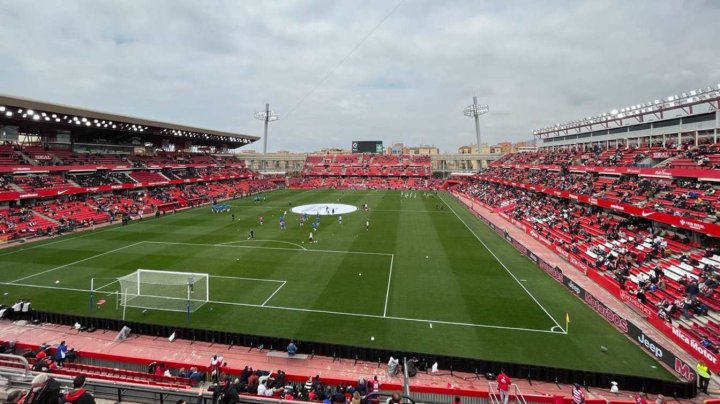 ¡Y SAAAAAAAAAAALTAN LOS EQUIPOS AL TERRENO DE JUEGOOOOOOOOOO!