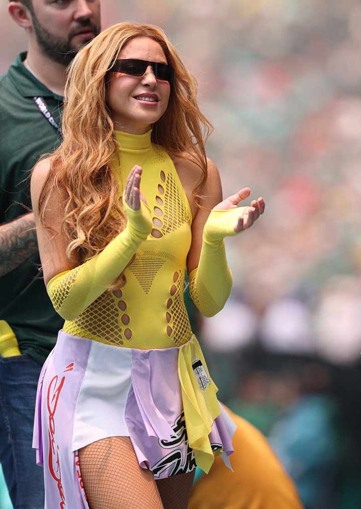 Shakira en medio de su presentación