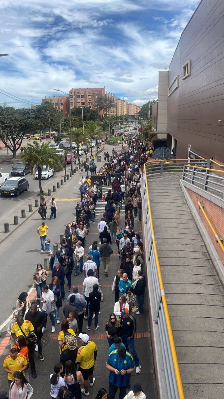 10:25 A.M. | Avanzan las votaciones en Salitre Plaza, Bogotá