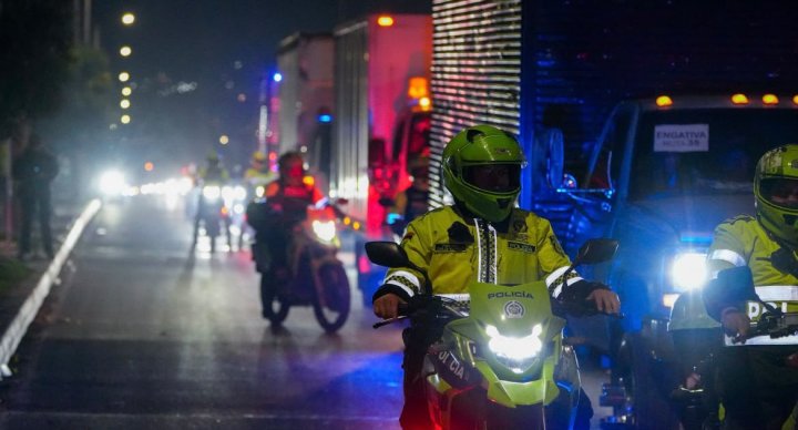 4:50 A.M. | Policía Nacional inició caravanas