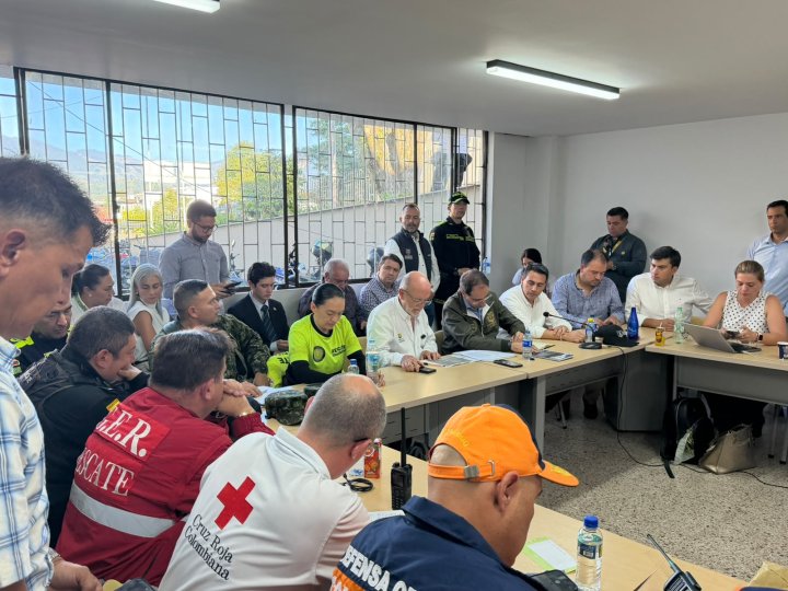 Vicepresidente José Manuel Restrepo se encuentra en el PMU de Manizales y Caldas 