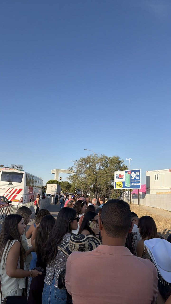 Fila del concierto de Shakira